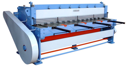 Guillotine. Shearing Machine foot operated